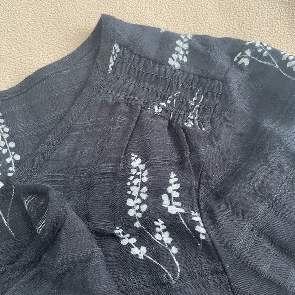 Universal Thread Long Sleeve Blouse Size Small - Picture 6 of 7